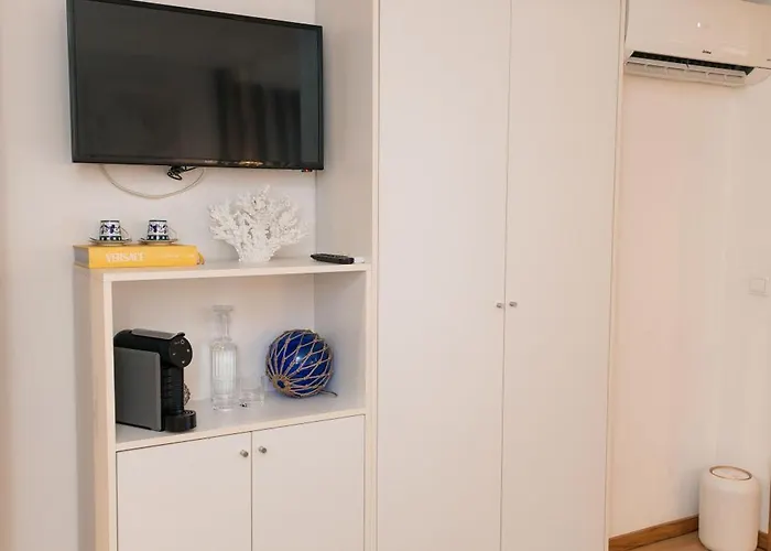 ゲストハウス Bellu 4*